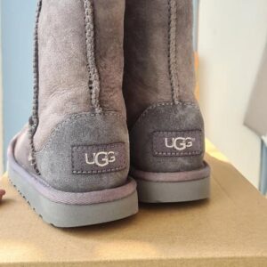 Ugg